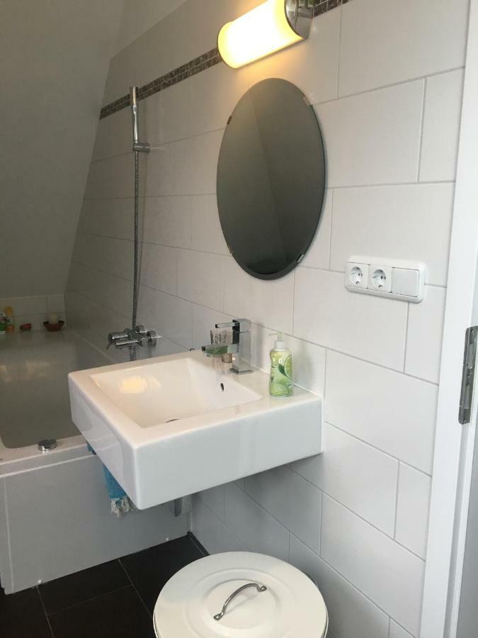 Helle Und Ruhige Dachgeschosswohnung München Ngoại thất bức ảnh
